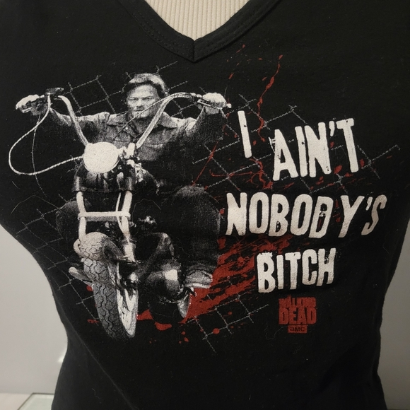 WALKING DEAD DARYL FITTED V NECK - Picture 2 of 6